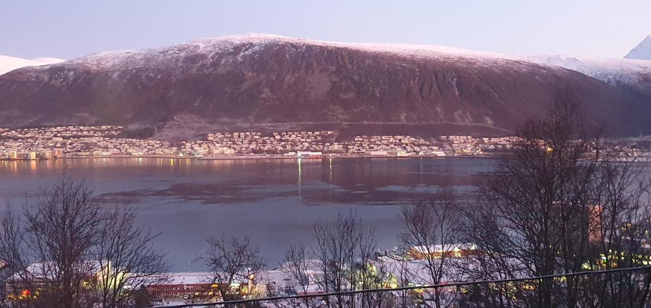 Tromsoapartment Silent Area With Nice View I Have Warm Caravan For Rent Same Place, 4 People Exterior photo