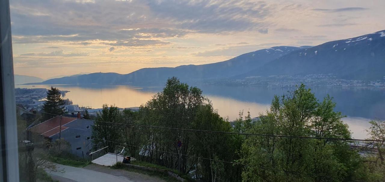 Tromsoapartment Silent Area With Nice View I Have Warm Caravan For Rent Same Place, 4 People Exterior photo